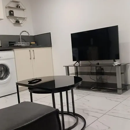 Cozy And Well Located Apartment